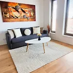Luxurious Apartment Near The Center - Entire Unit