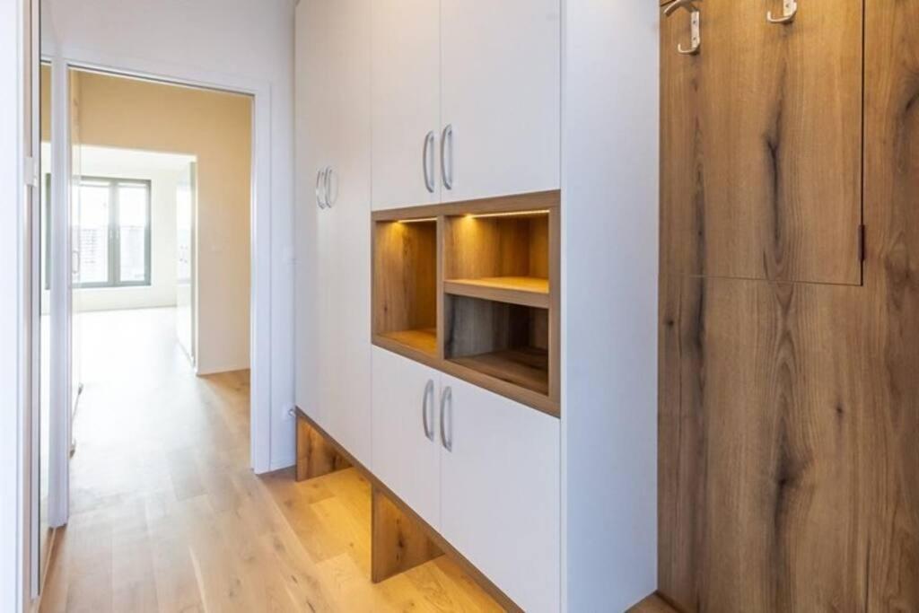 Apartment Luxurious Near The Center - Entire Unit *