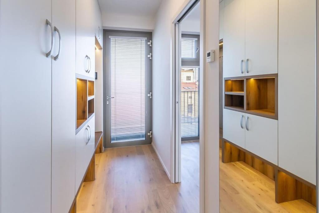 Apartment Luxurious Near The Center - Entire Unit *